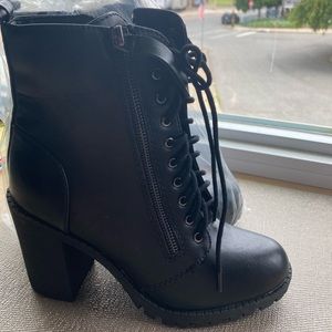 Soda Black Heeled Boots